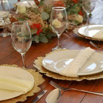 Decoración de mesa con flores